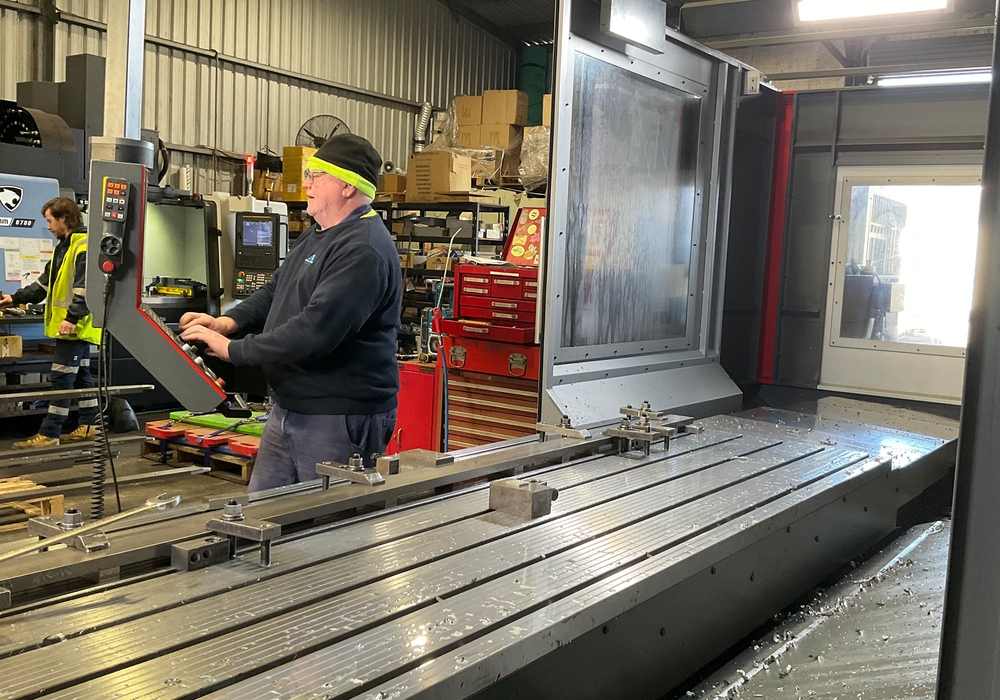 CNC Milling LAGUN BM 3 milling machine parts for the rail industry