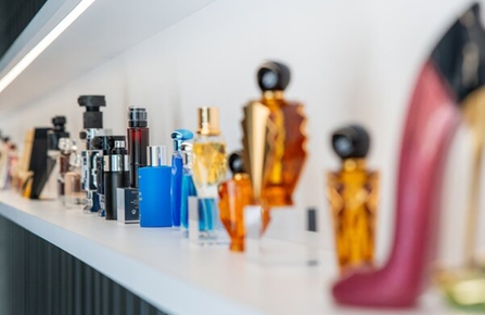 Luxury cosmetics manufacturer Novassu achieves 30% recycled content in premium closures with KraussMaffei Technology