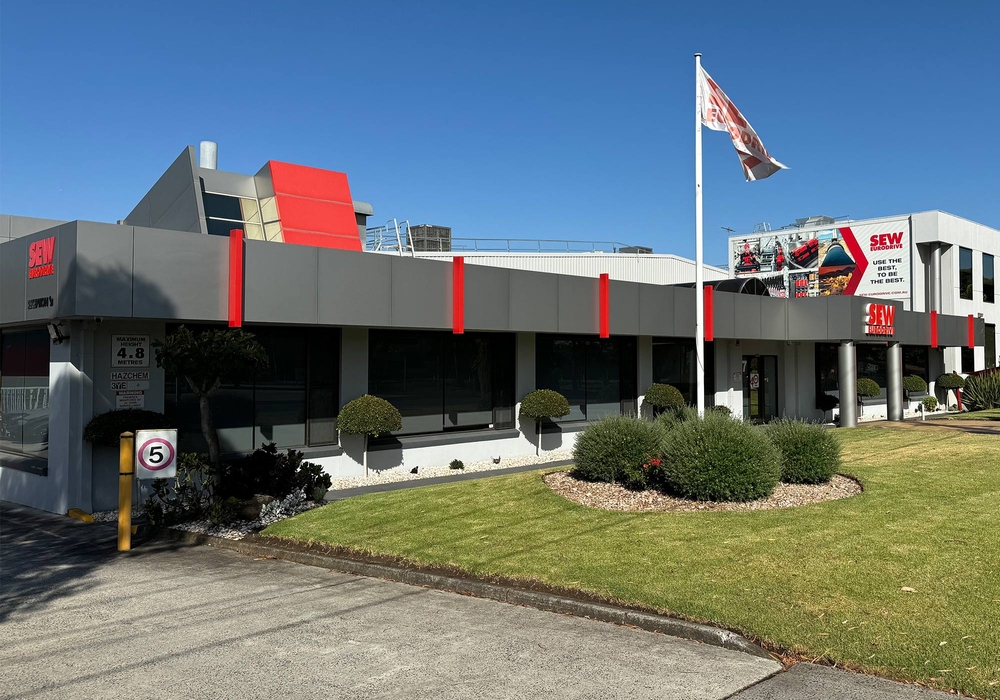 SEW-EURODRIVE thrilled by Hanel’s automated storage and retrieval system for faster order fulfillment