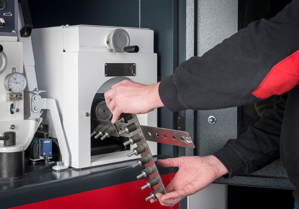Hammerhead change on a Timesavers machine