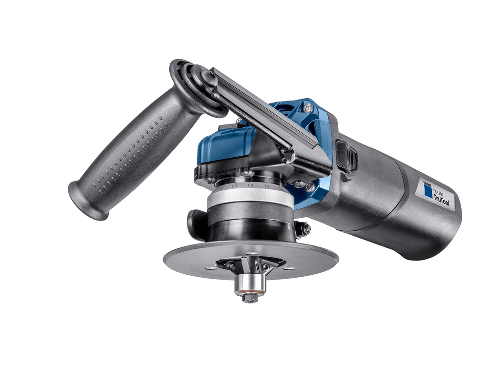 The TKA 700 is ideal for tube processing. Work on complex workpieces and inner contours with ease.