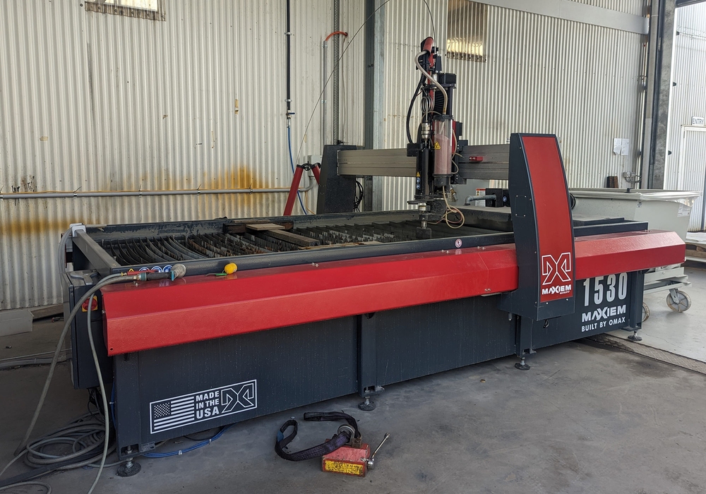 OMAX Maxiem 1530 at Harbro Engineering shop floor