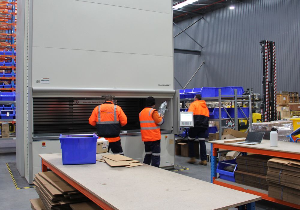 Warehouse solutions Haenel Lean lift picking