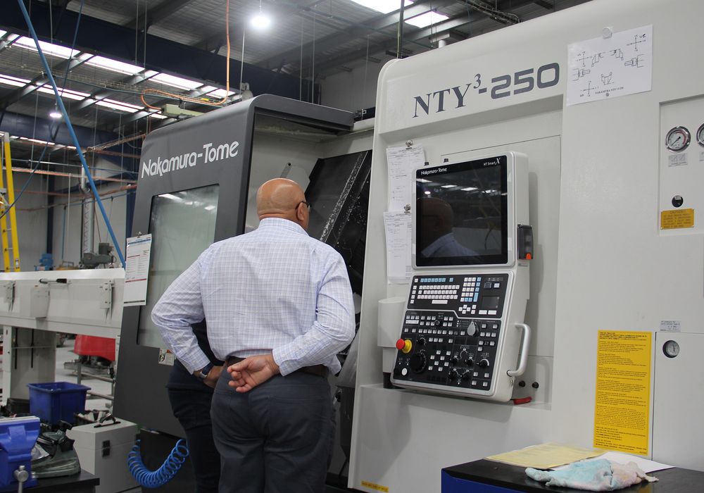 CNC-Nakamura-Tome-NTY-250-lathe side