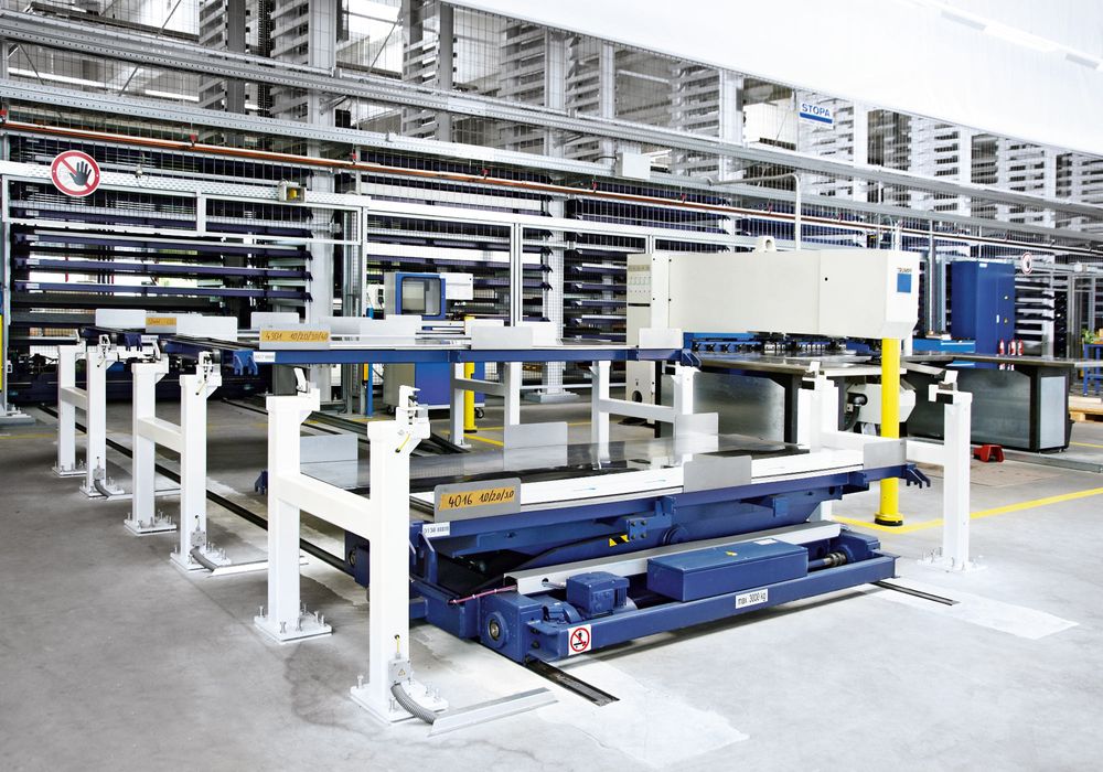 STOPA-CE-Certfied-safety-due-to-fencing-around-moving-parts