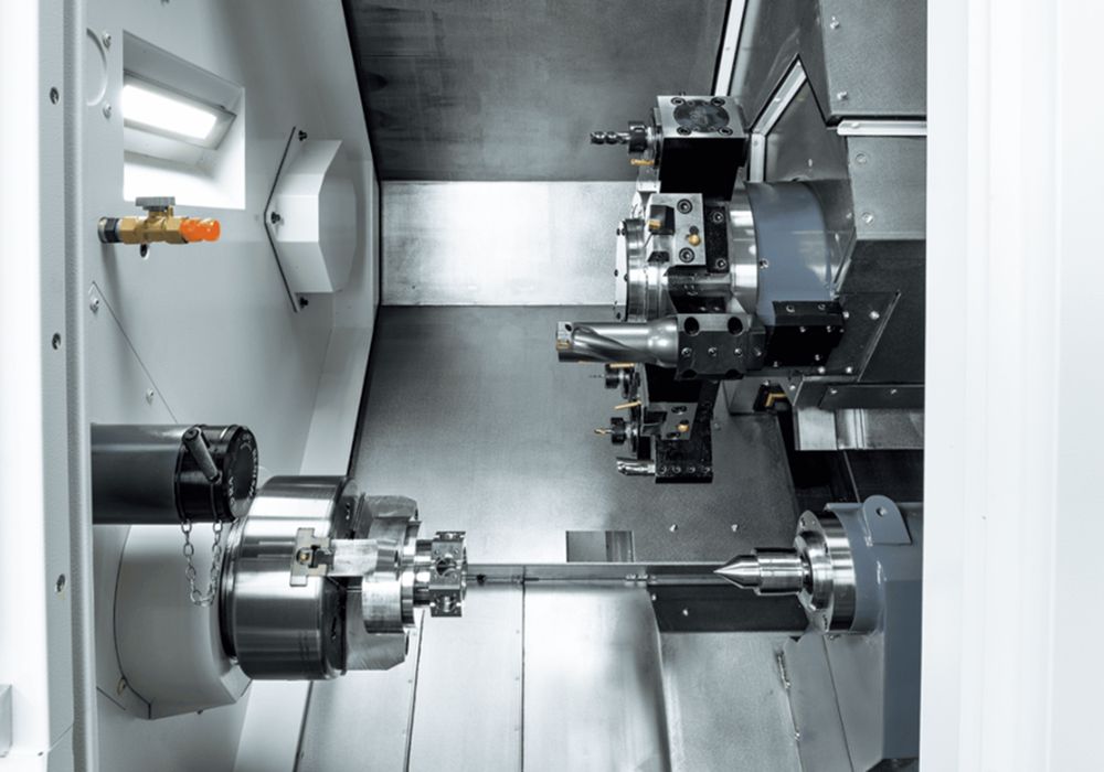 A swing-over cover diameter of 700mm, which ensures a large machining area