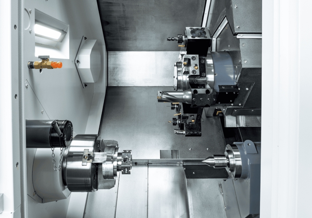 A swing-over cover diameter of 700mm, which ensures a large machining area