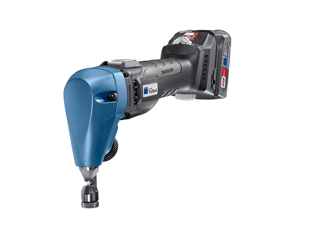 This TRUMPF TruTool N 160 nibbler, cuts sheet metal sheet up to 1.6 mm thick. It’s ideal for those that want a robust and reliable starter model.