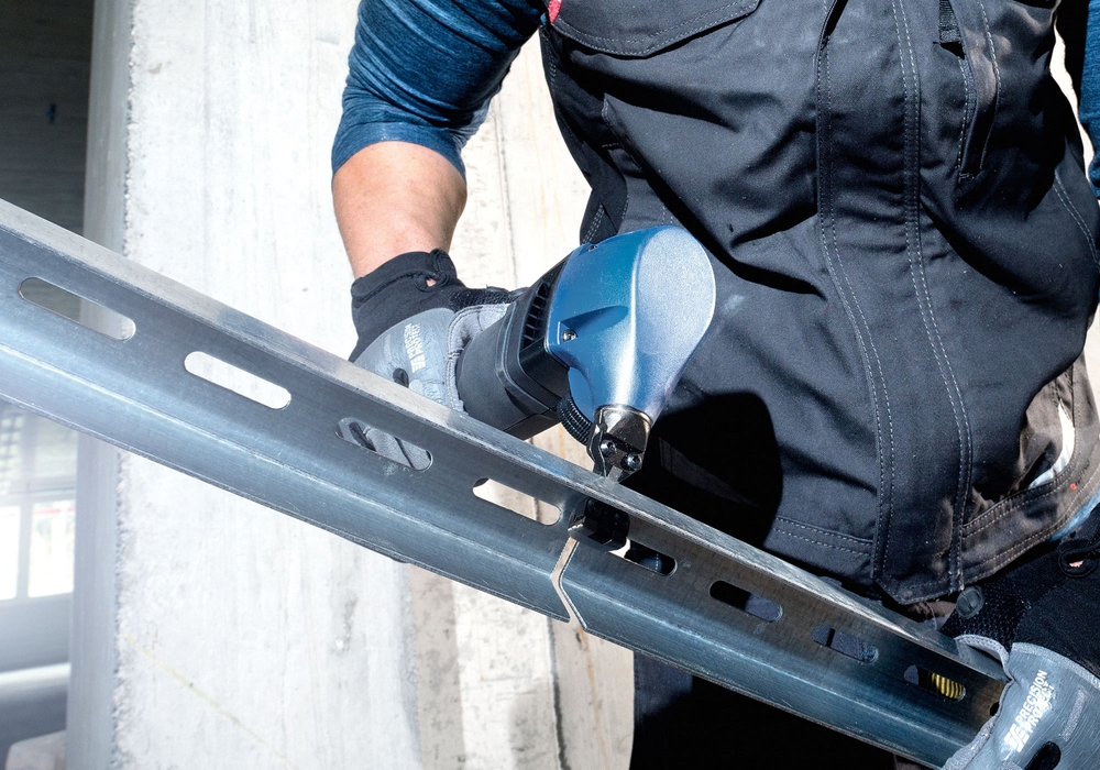 The TRUMPF nibbler power tool range includes many models, we’ve chosen to feature one starter model and one full feature model.