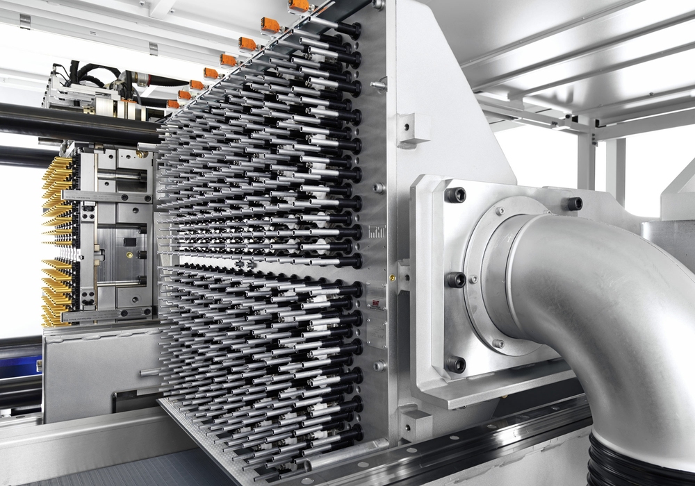 NETSTAL PET-LINE Plasicts injection molding