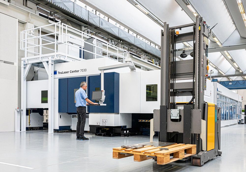Smart Factory material flow sheet metal