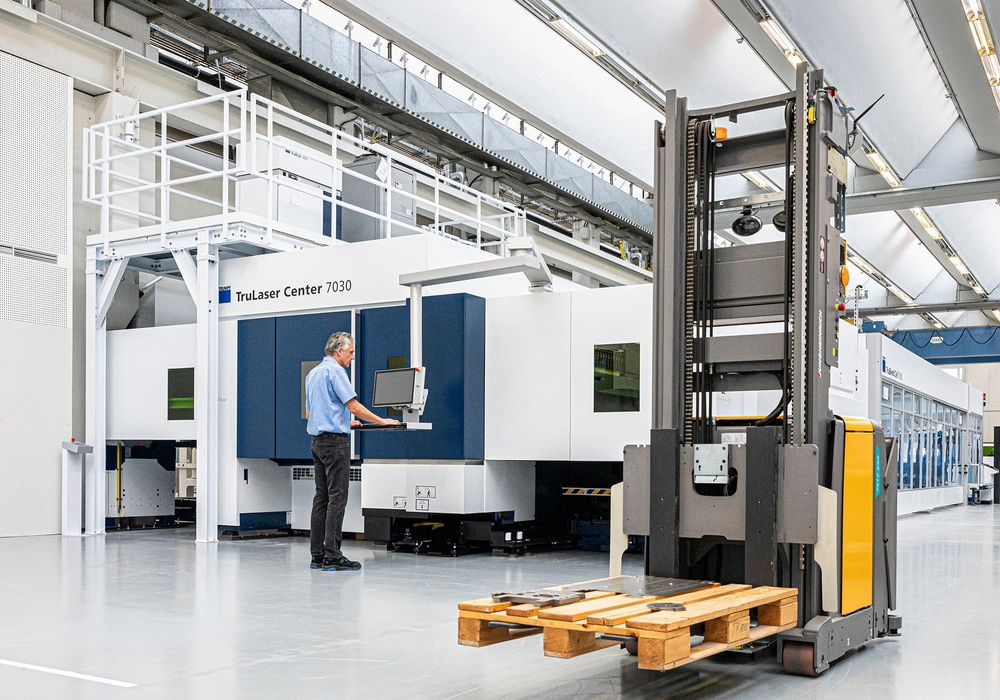 Smart Factory material flow sheet metal