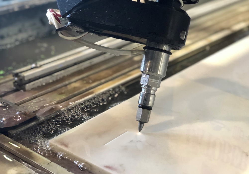 OMAX Maxiem water jet cutting machine technology