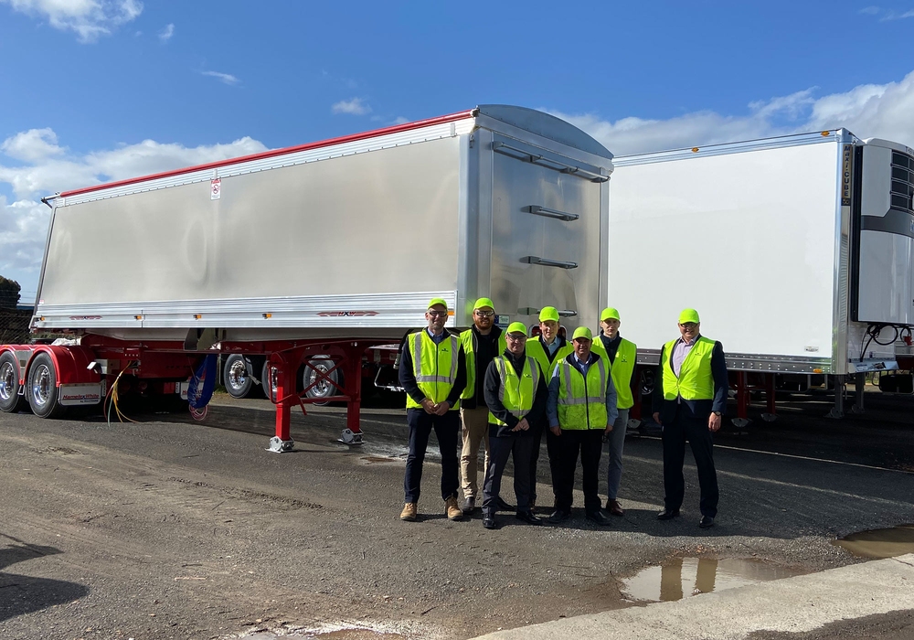 MaxiTRANS case study smart factory team
