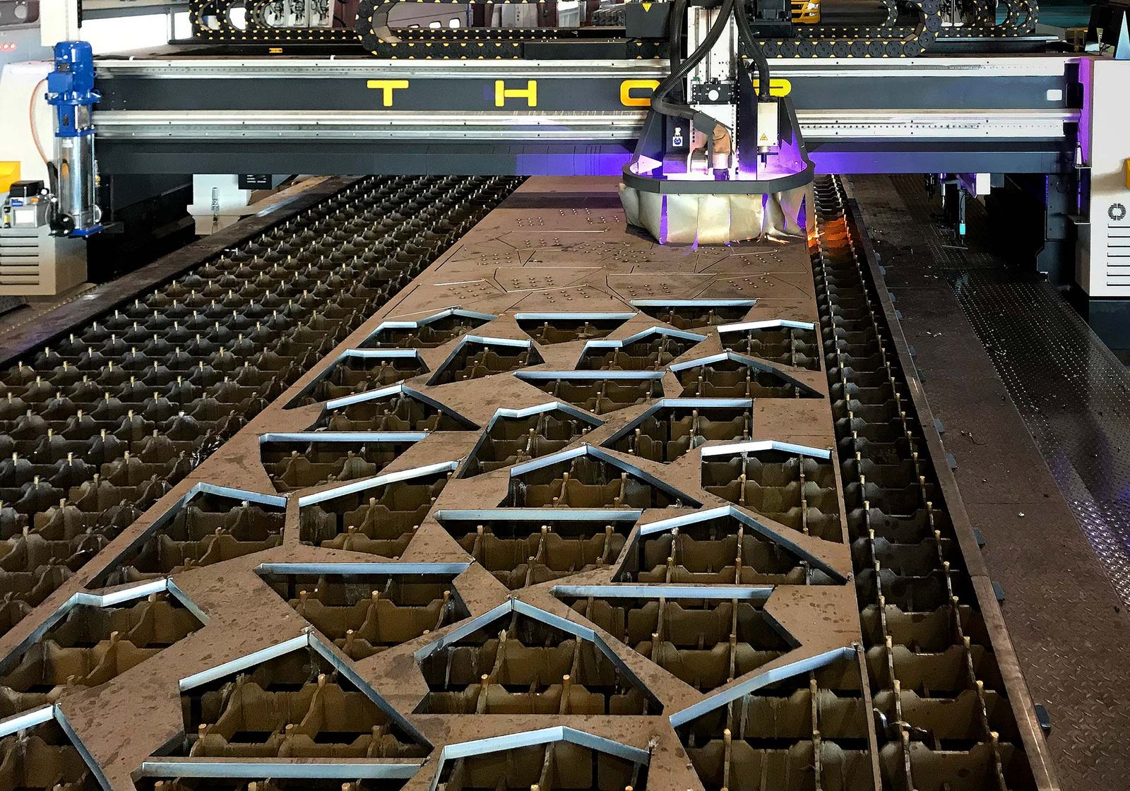 Metal Fabrication vs Sheet Metal Fabrication